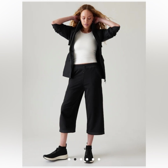 Athleta‎ New Triumph Hybrid Wide Crop Large - Picture 2 of 10